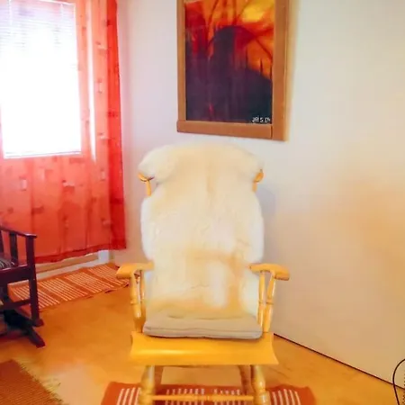 Apartmán Retrohenkinen Kaksio Nurmeksen Keskustassa. *