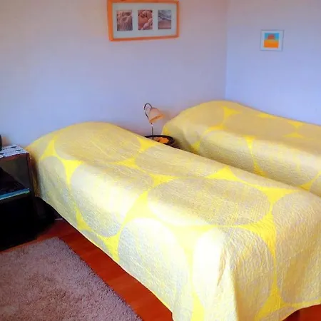 Retrohenkinen Kaksio Nurmeksen Keskustassa. Apartmán Nurmes